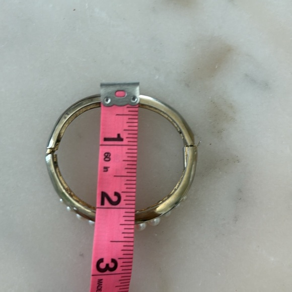 Vintage Craft Bracelet Gold Tone Faux Pearls hinge snap clasp Bracelet - Picture 2 of 14